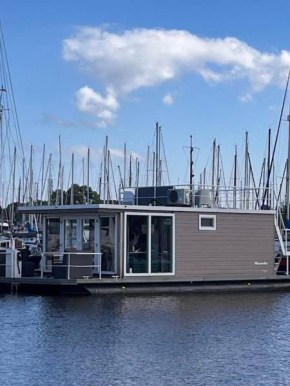 Houseboat Maatrollie NS002